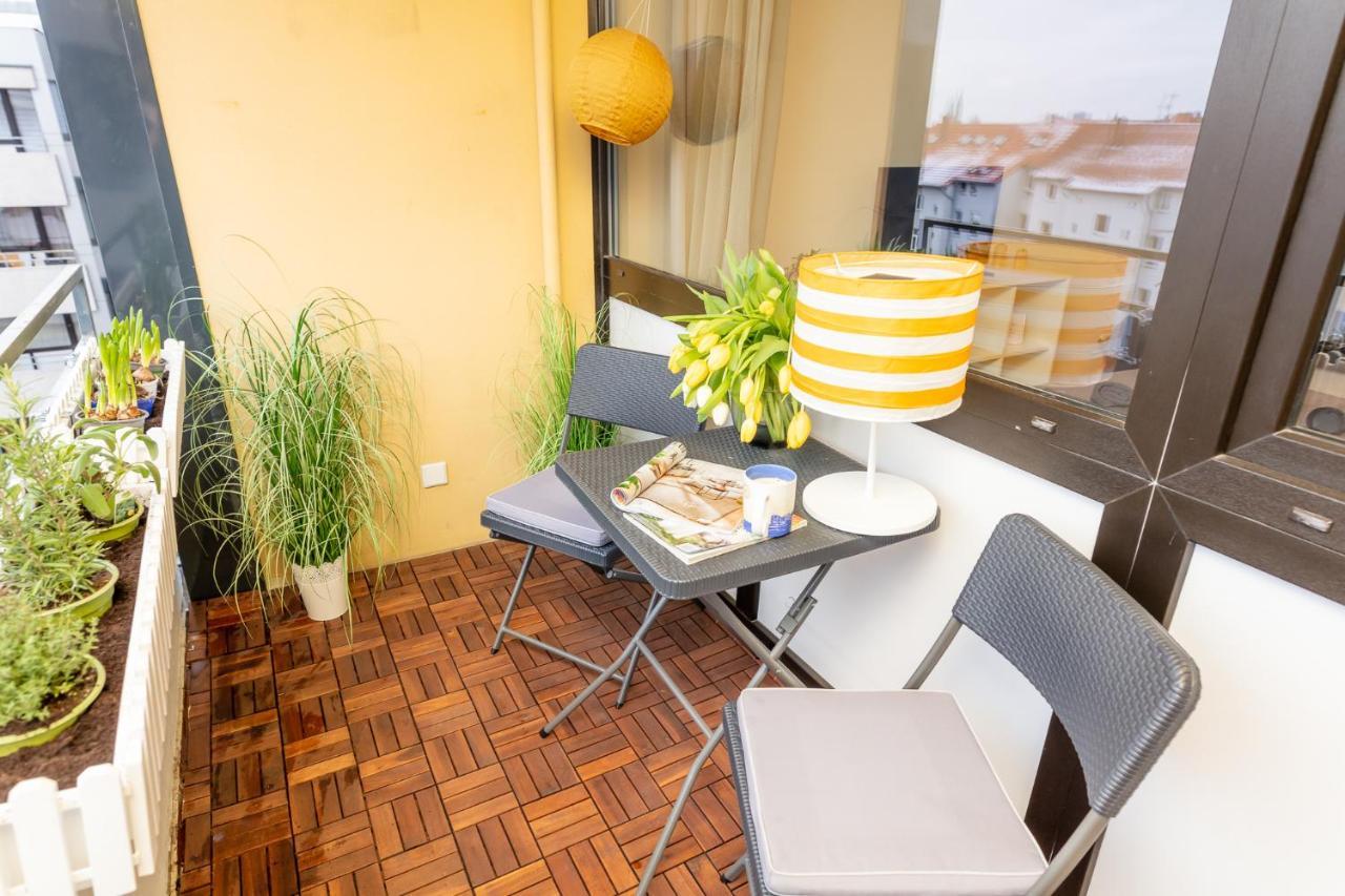 - Noahs - Balkon - Kueche - Parkplatz Appartement